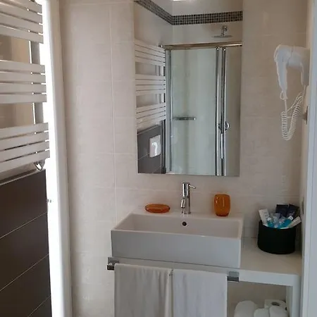 Oda ve Kahvaltı Gardacharme Desenzano del Garda